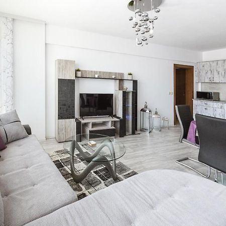 Next To Gondola. Cosy & Elegant 2 Bedroom Apartment In Neon Complex Bansko Eksteriør billede